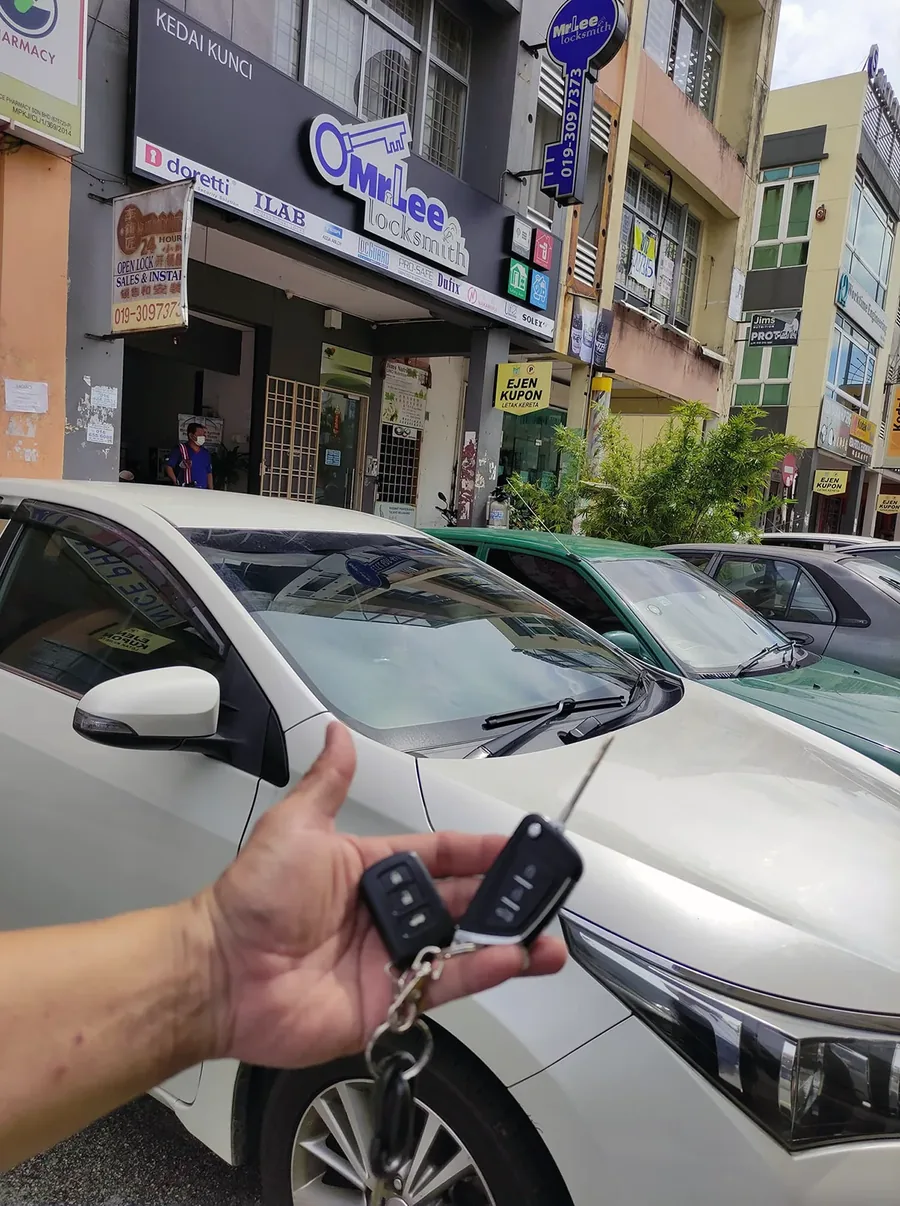 Mr Lee Locksmith — transponder key service, Cheras